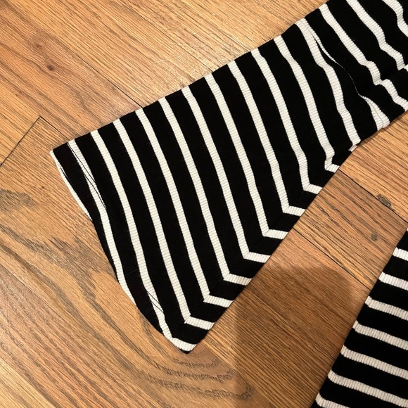 Ribbed Bell Sleeved Top - Picture 3 of 3